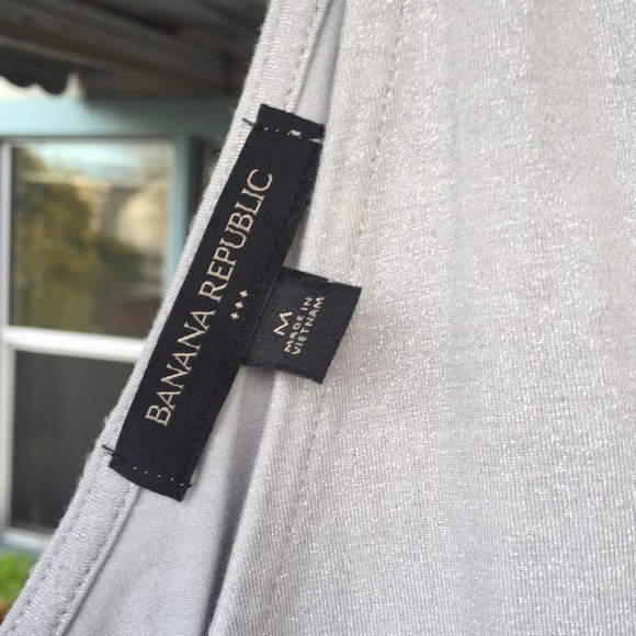 Banana Republic shimmery silver sleeveless top - Picture 4 of 6